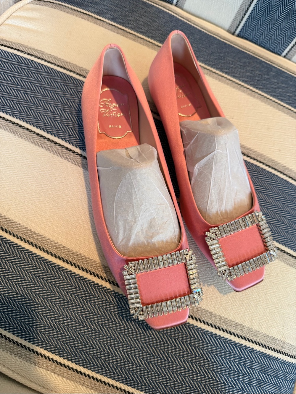 Roger vivier satin flat shoes